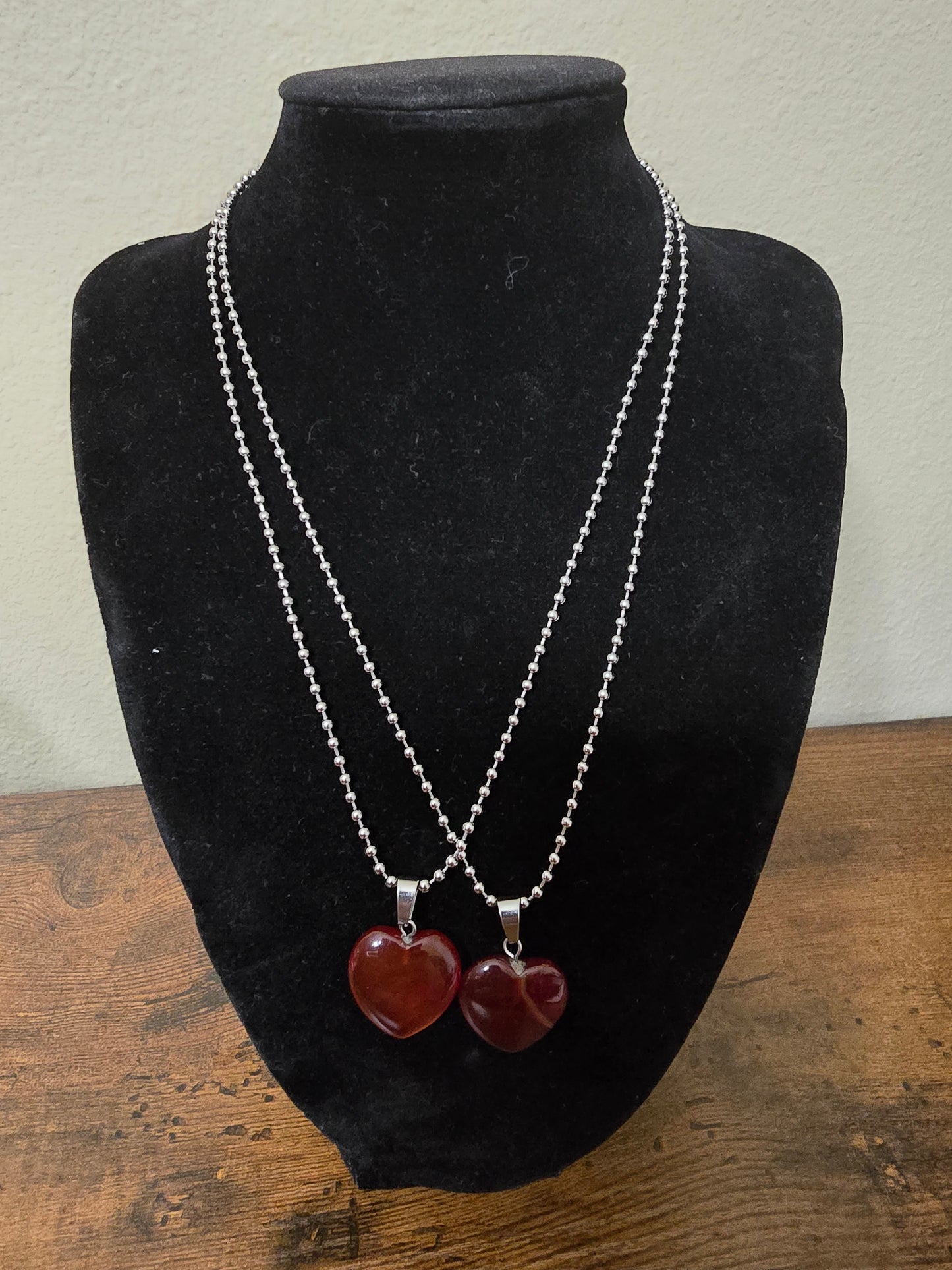 CARNELIAN HEART ON 2.4 MM BALL CHAIN