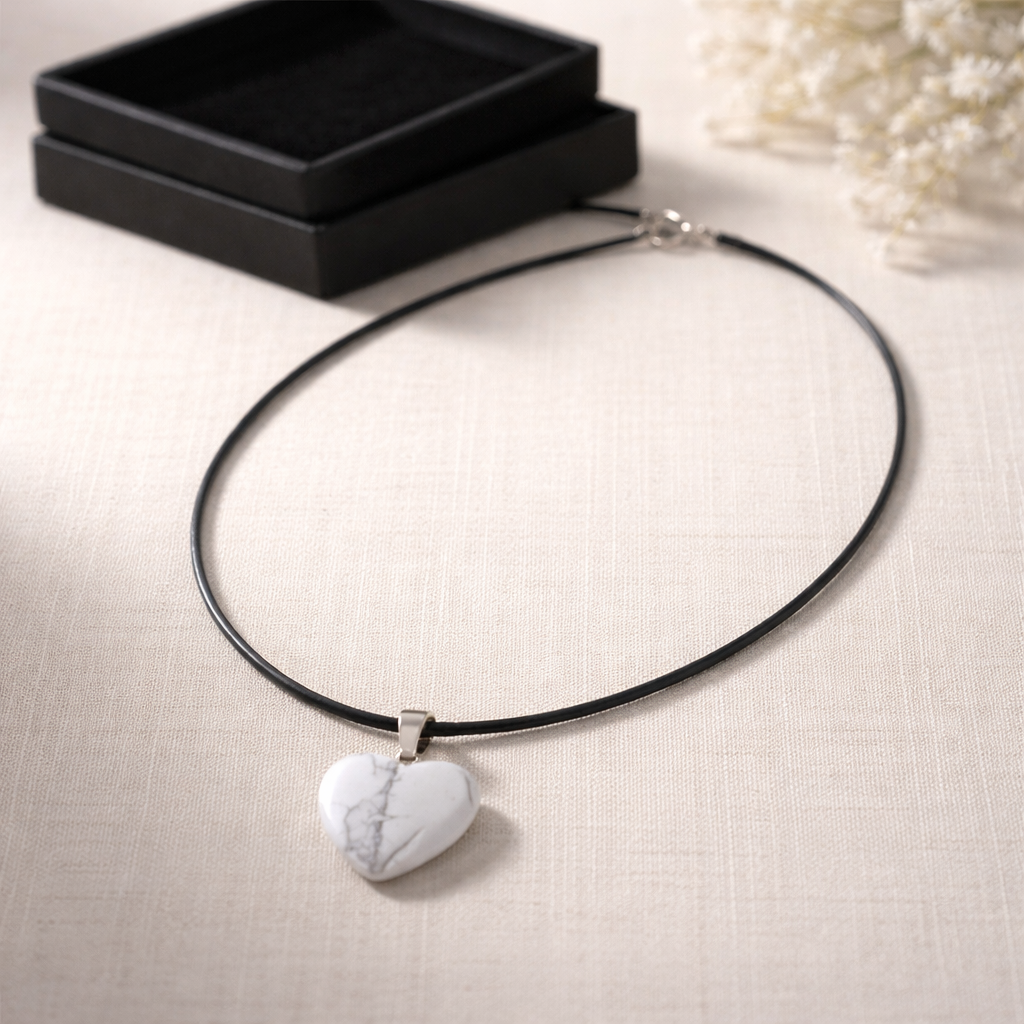 HOWLITE HEART NECKLACE