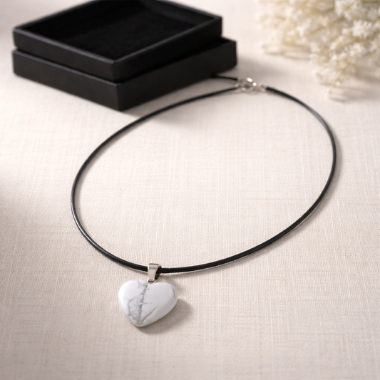 HOWLITE HEART NECKLACE