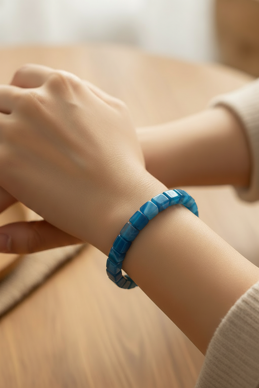 BLUE AGATE BRACELET