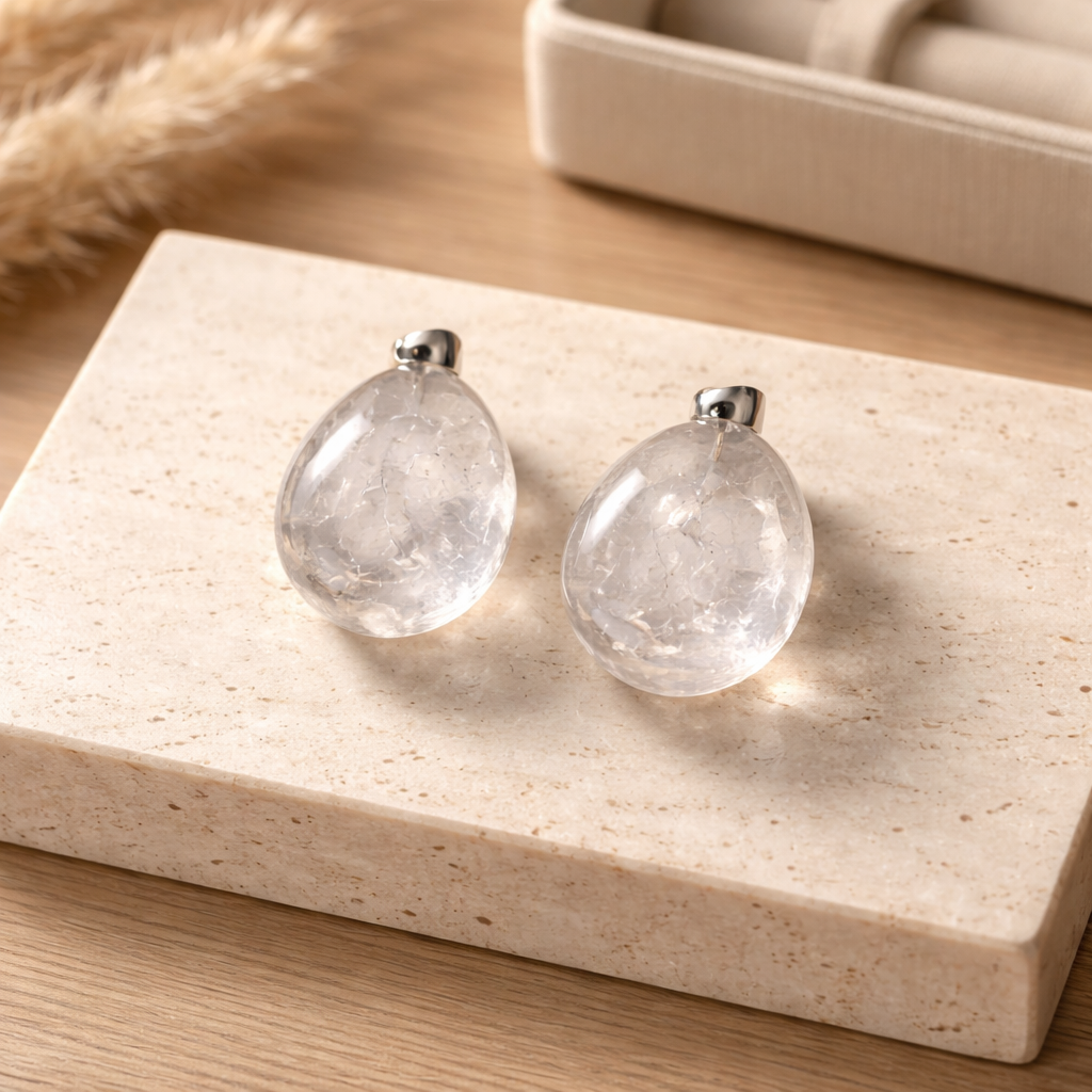 CLEAR QUARTZ PENDANT